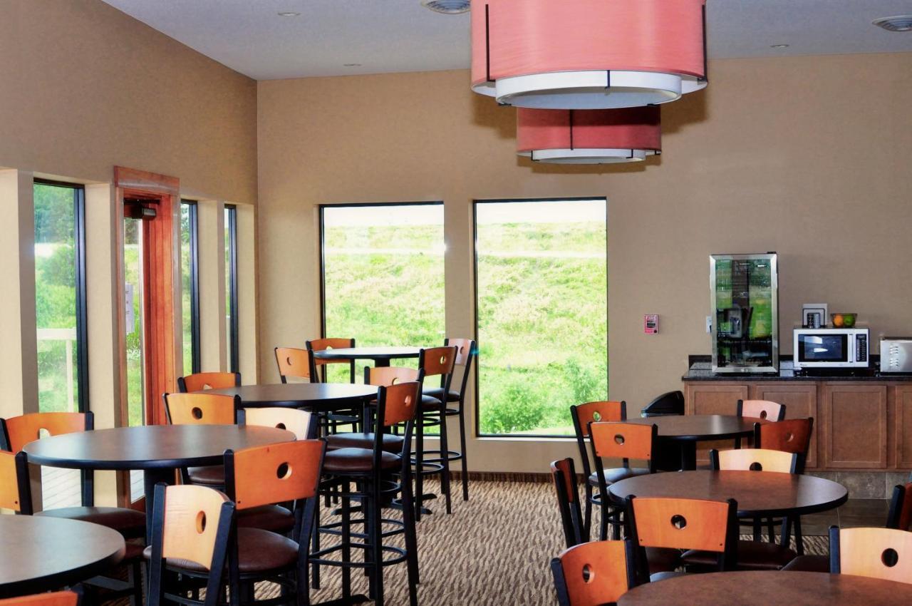 Cobblestone Inn & Suites - Newton Exteriér fotografie